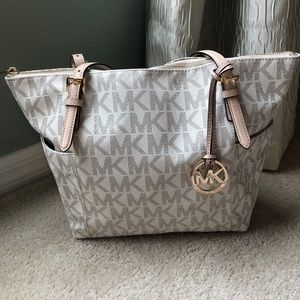 Michael Kors Jet Set Vanilla Signature tote